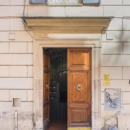 Domus Sant'elena 2 * Roma