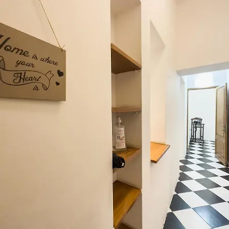 Domus Sant'elena 2 * Roma