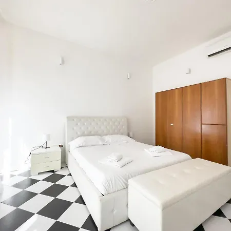 Domus Sant'elena 2 * Roma